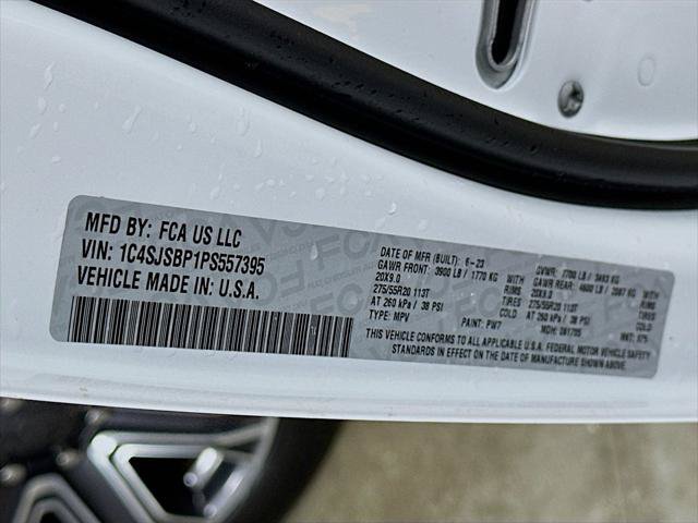 Used 2023 Jeep Wagoneer L Series II AWD/4WD image 30