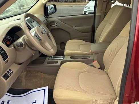 Used 2017 Nissan Frontier SV image 13