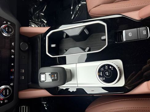 New 2026 Mitsubishi Outlander SEL image 22