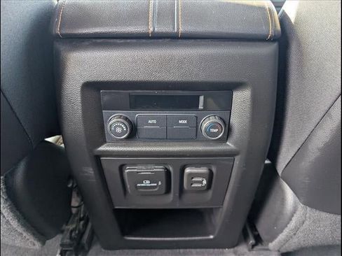 Used 2020 Chevrolet Traverse LT w/ LT Premium Package image 20