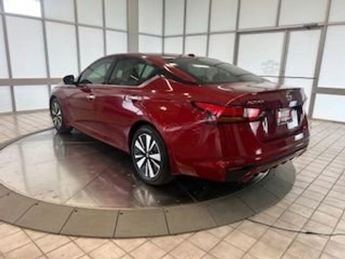 Used 2019 Nissan Altima 2.5 SV image 6