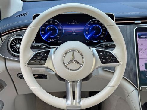 Used 2023 Mercedes-Benz EQE 500 4MATIC SUV w/ Exclusive Trim Package image 19