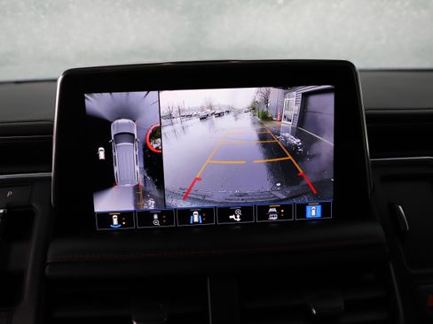 Used 2021 Chevrolet Tahoe RST w/ Luxury Package image 23