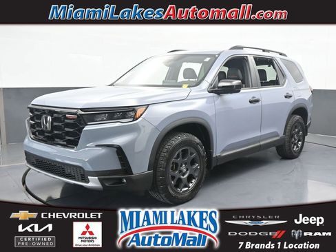Used 2023 Honda Pilot TrailSport image 1