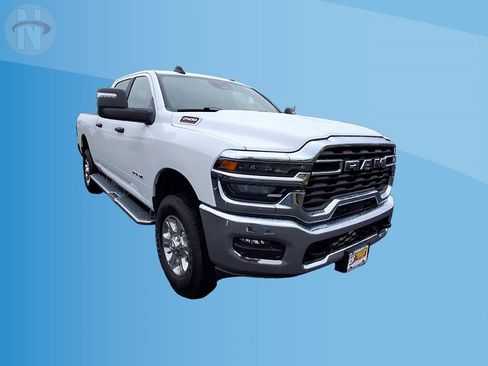 Used 2025 RAM 2500 Big Horn AWD/4WD image 3