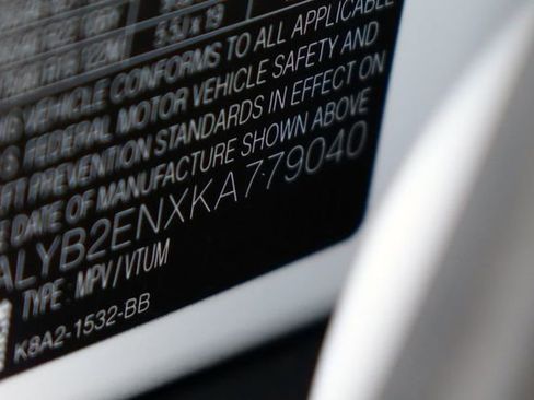 Used 2019 Land Rover Range Rover Velar S image 46