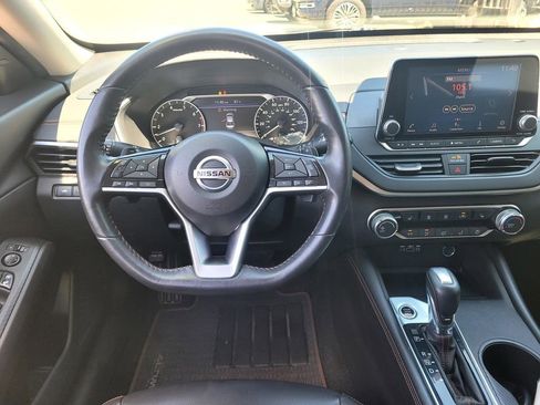 Used 2020 Nissan Altima 2.5 SR w/ Premium Package FWD image 11