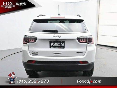 Used 2023 Jeep Compass Latitude AWD/4WD image 4