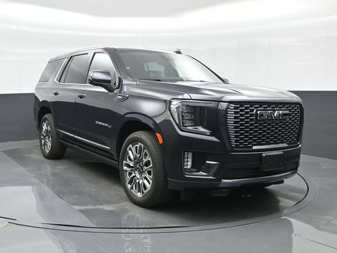 Used 2023 GMC Yukon Denali Ultimate AWD/4WD image 11