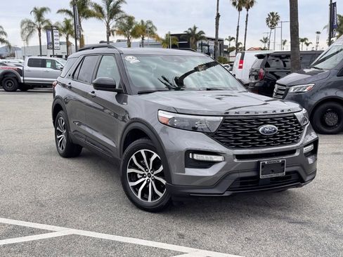 Certified 2023 Ford Explorer ST-Line w/ Class IV Trailer Tow Package image 2