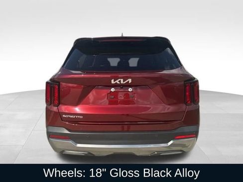 Used 2025 Kia Sorento S FWD image 5