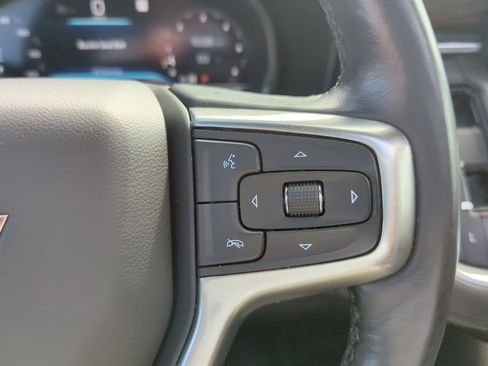 Used 2022 Chevrolet Suburban LT w/ Luxury Package AWD/4WD image 24