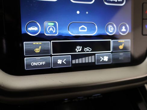 Used 2023 Subaru Outback Premium image 7