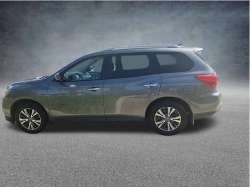Used 2019 Nissan Pathfinder S FWD image 4