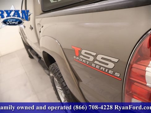 Used 2014 Toyota Tacoma PreRunner image 31