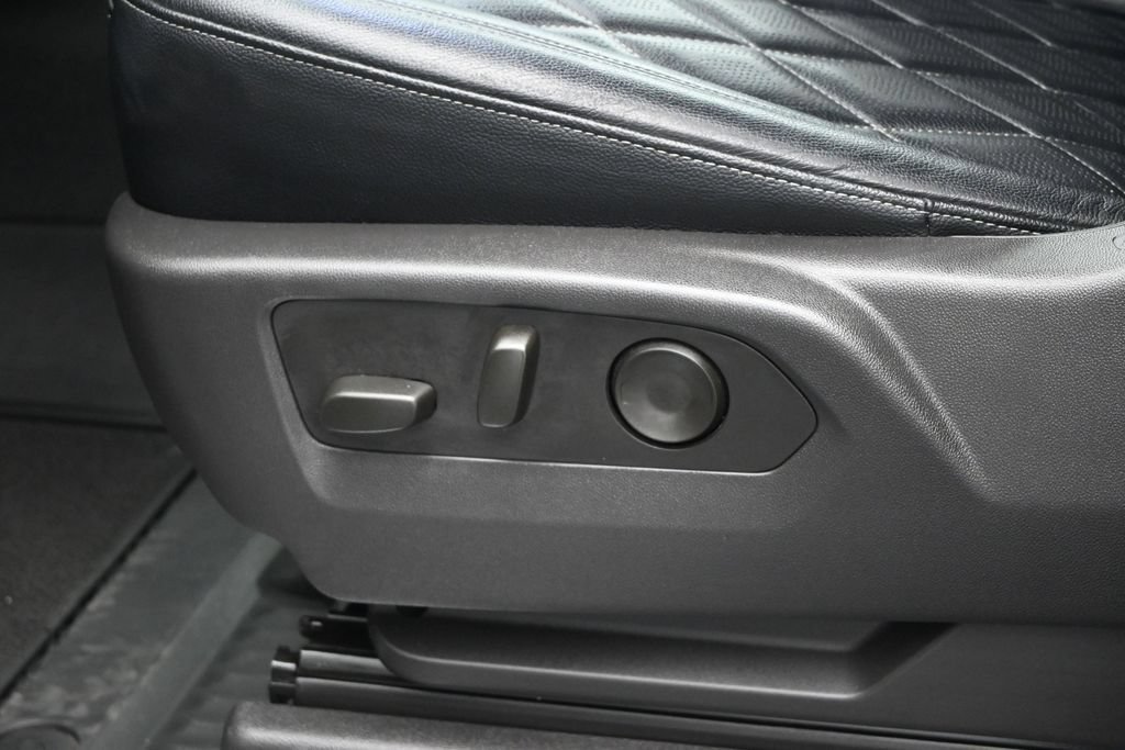 Used 2023 Chevrolet Silverado 1500 LT RWD image 9