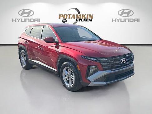 Certified 2025 Hyundai Tucson SE FWD image 3