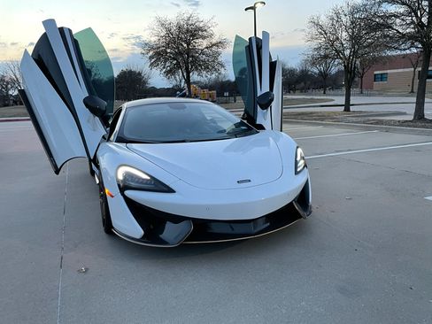 Used 2017 McLaren 570S Coupe RWD image 19
