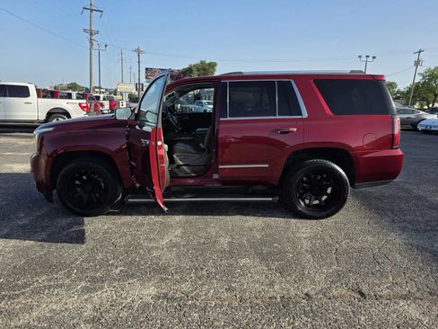 Used 2017 GMC Yukon Denali w/ Open Road Package AWD/4WD image 9