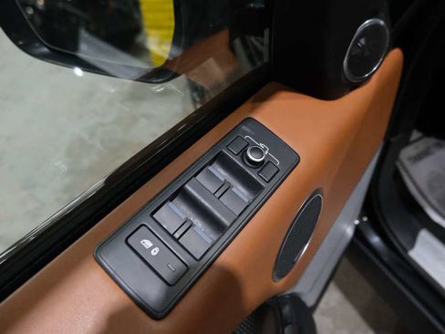 Used 2017 Land Rover Range Rover Sport HSE Dynamic image 19