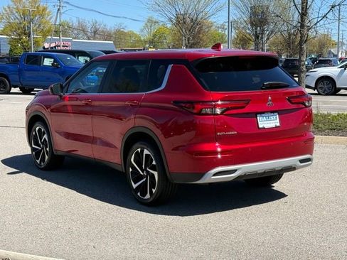 Used 2024 Mitsubishi Outlander SE AWD/4WD image 9