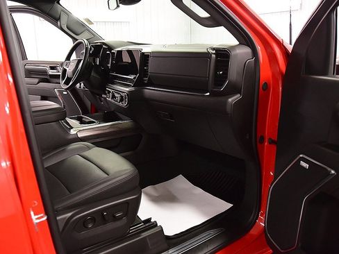 Used 2024 Chevrolet Silverado 2500 LTZ w/ LTZ Convenience Package image 31