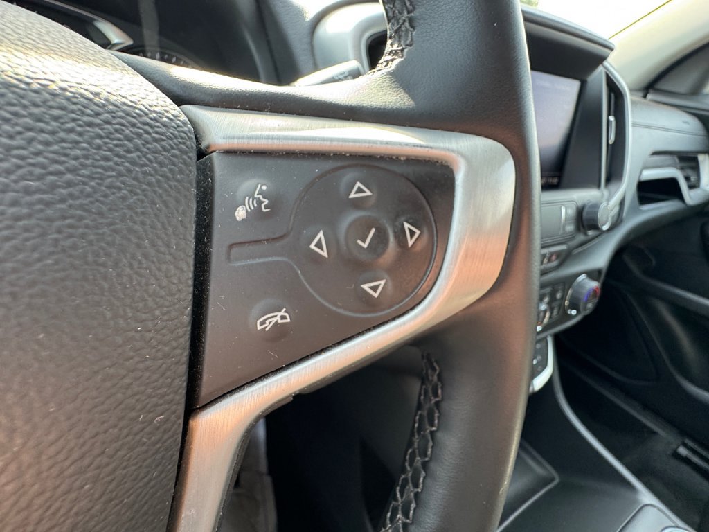 Used 2023 GMC Terrain SLT AWD/4WD image 14