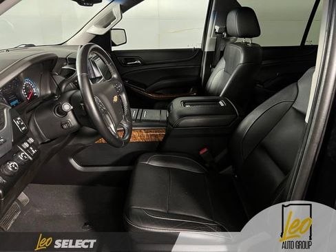 Used 2019 Chevrolet Suburban Premier AWD/4WD image 9