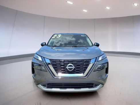 Used 2023 Nissan Rogue S image 2