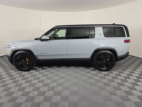 Used 2023 Rivian R1S Adventure image 2