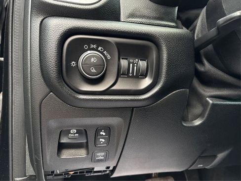 Used 2022 RAM 1500 Laramie AWD/4WD image 15