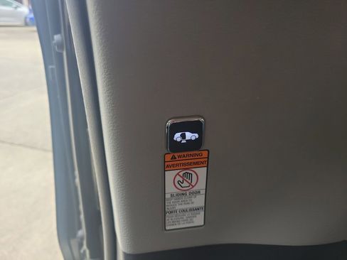 Used 2023 Toyota Sienna XLE w/ XLE Plus Package image 37