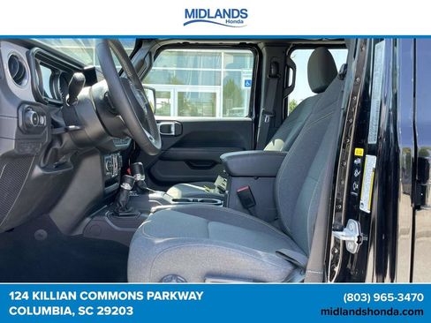 Used 2025 Jeep Wrangler Unlimited Sahara AWD/4WD image 14