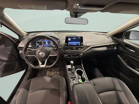 Used 2024 Nissan Altima 2.5 SV image 10