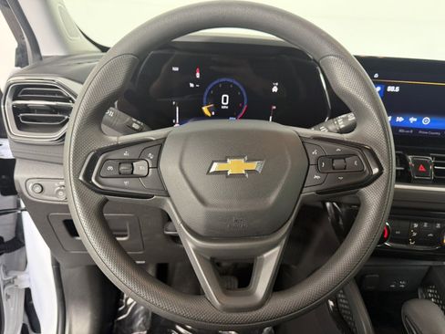 Used 2025 Chevrolet TrailBlazer LT AWD/4WD image 20