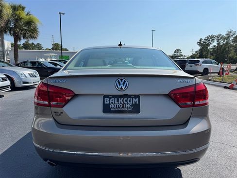 Used 2015 Volkswagen Passat 1.8T SEL Premium FWD image 7