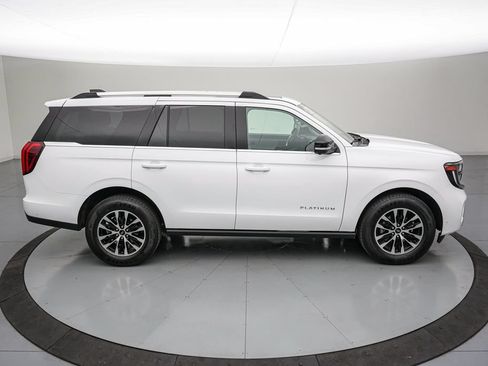 Certified 2025 Ford Expedition Platinum AWD/4WD image 3