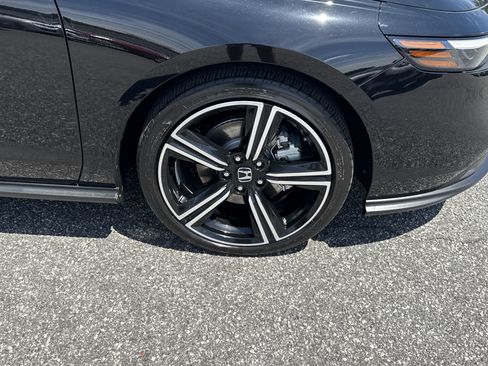 Used 2025 Honda Accord Sport image 13