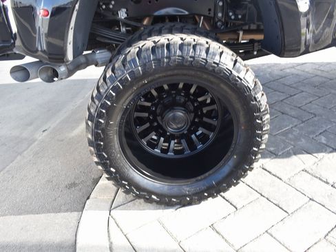 Used 2025 Ford F350 Lariat w/ FX4 Off-Road Package image 11