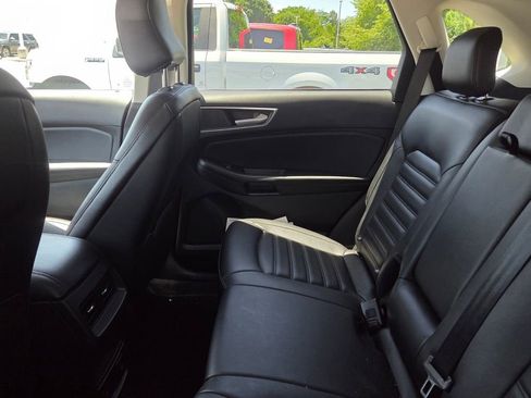 Used 2024 Ford Edge SEL w/ Convenience Package AWD/4WD image 6