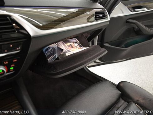 Used 2018 BMW 530e iPerformance image 36