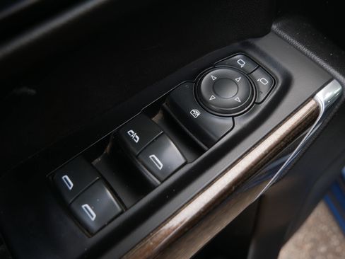 Used 2019 Chevrolet Silverado 1500 LT w/ Convenience Package AWD/4WD image 19