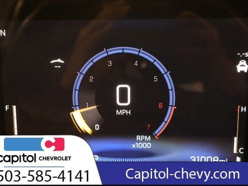 Used 2024 Chevrolet Trax RS w/ Sunroof Package FWD image 17