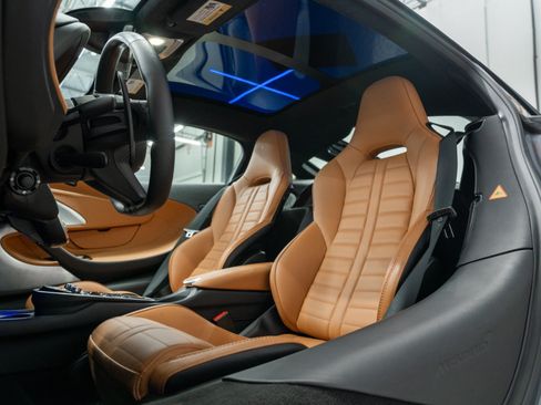 Used 2025 McLaren GTS RWD image 21
