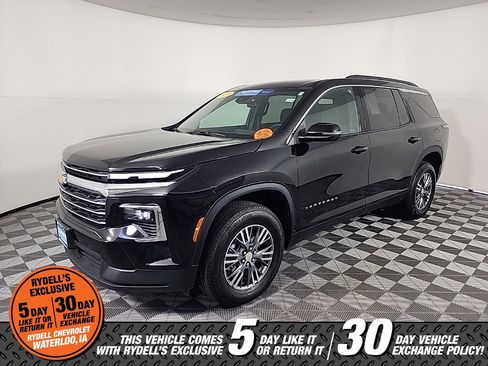 Used 2025 Chevrolet Traverse LT image 5