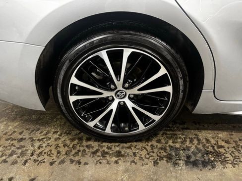 Used 2019 Toyota Camry SE image 10
