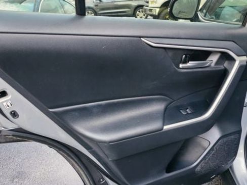 Used 2019 Toyota RAV4 XLE w/ Convenience Package image 34