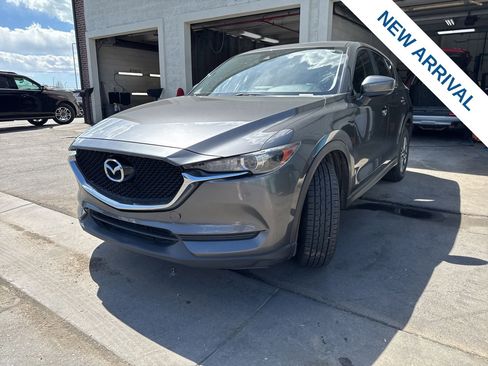 Used 2017 MAZDA CX-5 Touring image 3