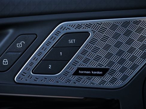 Certified 2025 BMW X2 xDrive28i w/ Technology Package image 17