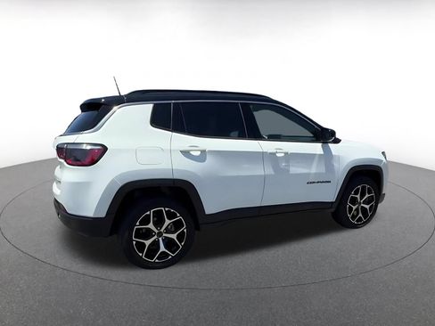 Used 2025 Jeep Compass Limited AWD/4WD image 15